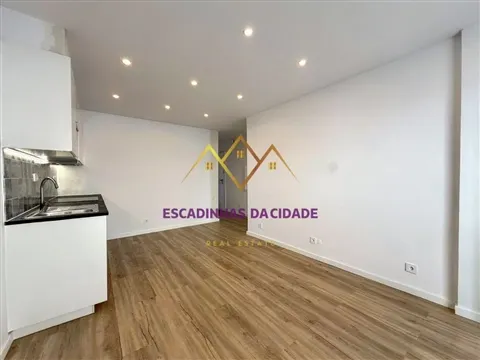 Apartamento T1+1 em Sacavém — O Investimento Certeiro a Minutos de Lisboa