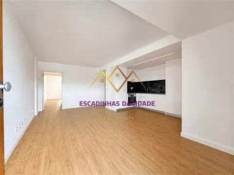 T2 Luminoso em Alcântara | Viva onde Lisboa acontece
