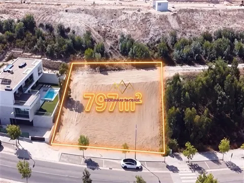 Terreno para Moradia de Luxo | Belas Clube de Campo