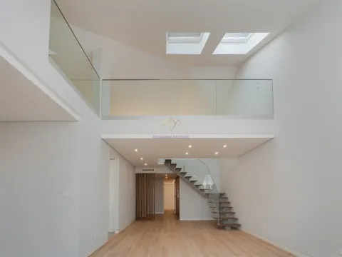 T3+1 Novo a estrear em Empreendimento de Luxo, Carcavelos