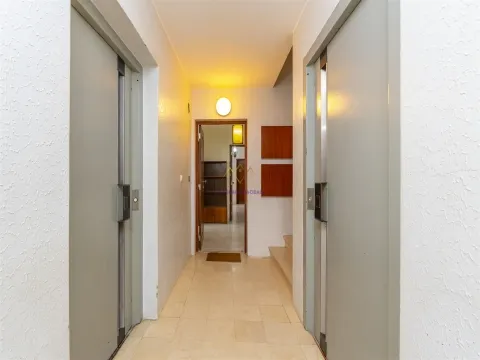 3 chambres à Sesimbra à côté de la plage