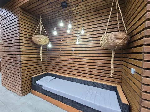 T6 Triplex com jardim e Piscina Privativa junto ao Parque do Bonfim