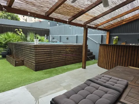 T6 Triplex com jardim e Piscina Privativa junto ao Parque do Bonfim