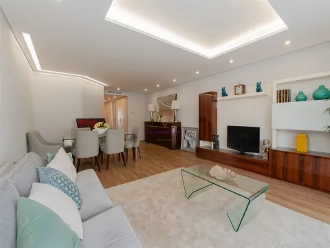 T3 Novo a estrear com varanda e Garagem Box, em empreendimento de charme