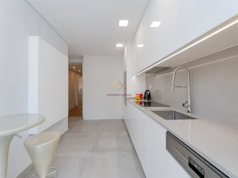 T3 Novo a estrear com varanda e Garagem Box, em empreendimento de charme