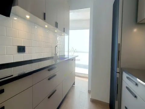Apartamento T3 Remodelado com 2 Terraços a escassos minutos do Metro