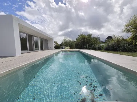 Villa à Bom Sucesso Resort avec piscine et jardin privé