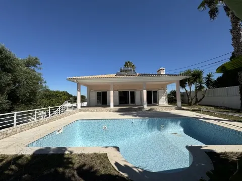 Villa avec jardin et piscine, à Sesimbra