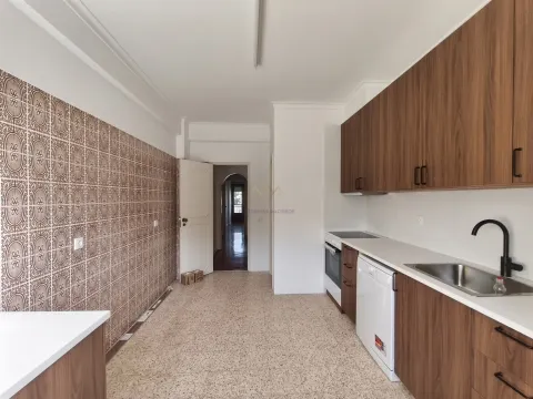 T2 Luminoso e com cozinha equipada a 2 Minutos do Alegro Alfragide