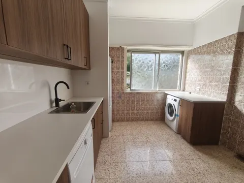 T2 com Garagem Box, a 2 Minutos do Alegro Alfragide