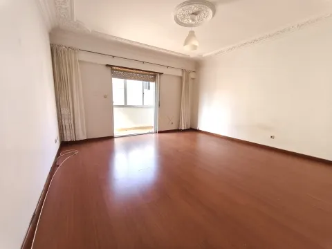 Bright 3 Bedroom Apartment with River View in Penha de França, next to Morais Soares