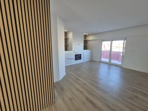 T2 com 2 Terraços e Arrecadação na Quinta da Bela Vista