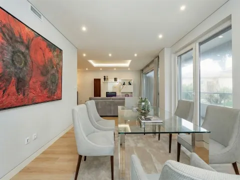 T3+1 Nouveau dans le développement de luxe, Carcavelos