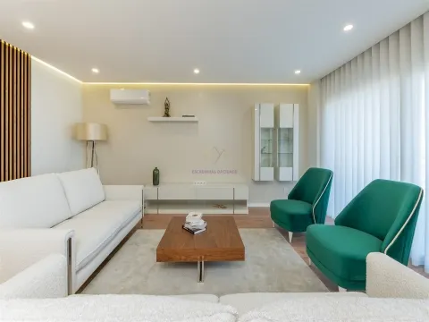 Alverca, Premium 3 Bedroom Apartment | Space, Comfort and Privileged Location