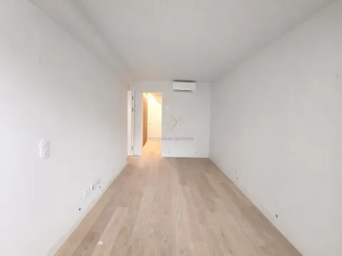 T1 em Empreendimento de luxo com Piscina