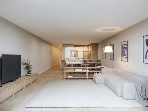 LUXUEUSE villa TRIPLEX de 4 chambres avec terrasse, jardin, piscine dans le centre de Matosinhos Sul