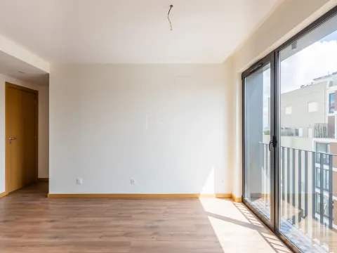 Apartamento T1 para Arrendar junto à Estação de Campanhã