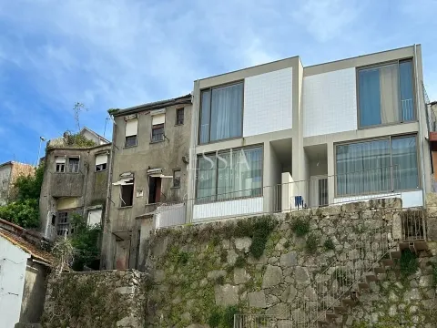Maison à Rénover au Centre de Porto
