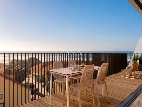 Penthouse T3 com Rooftop e Vista Mar em Leça da Palmeira