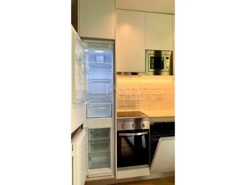 Apartamento de 1 dormitorio con balcones y garaje en alquiler en Campo Alegre