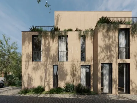 Terrain avec projet approuvé à Francelos