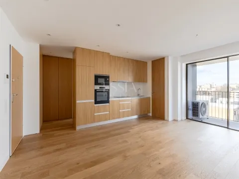 Apartamento nuevo de 2 dormitorios con balcón y garaje en Matosinhos Sul