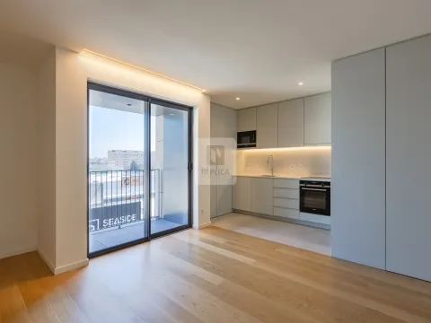 Appartement 2 Chambres dans une Résidence avec Piscine à Canidelo