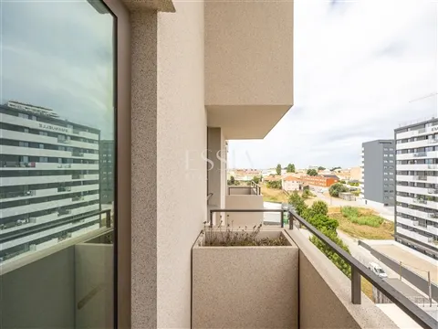 Two Bedroom Apartment in Leça da Palmeira, Flower Towers