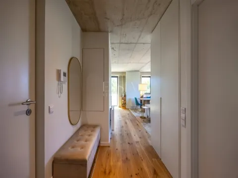 Apartamento T1 com Varandas no Flower Tower
