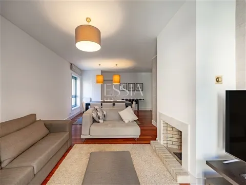 Apartamento T3 Renovado no Pinheiro Manso, Porto