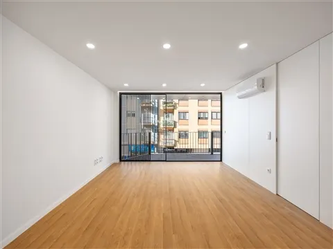 Apartamento T1 Pronto a Habitar com Varanda em Matosinhos Sul