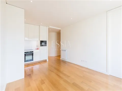 Apartamento T1 com Varanda na Foz Velha