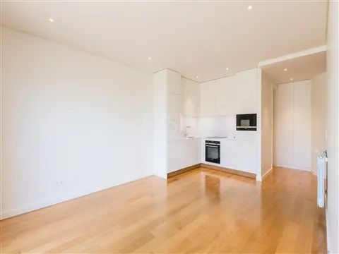 Apartamento T1 com Varanda na Foz Velha