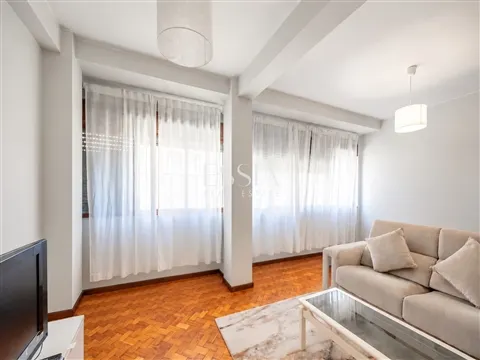 Apartamento T2 junto aos Poveiros, Porto