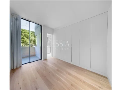 Apartamento T3 com Vista Rio e Mar na Miramar Tower