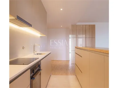 Appartement de 2 Chambres avec Balcon à Louer à Paranhos, Porto