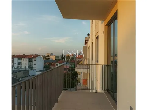 Appartement de 2 Chambres avec Balcon à Louer à Paranhos, Porto