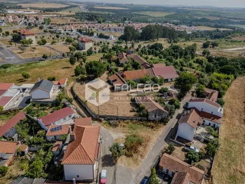 Landbesitz 6+3 Schlafzimmer