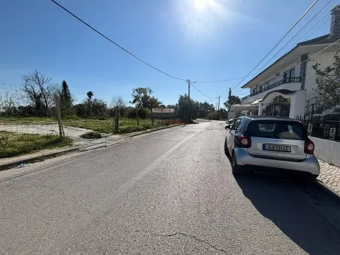 TERRENO URBANO  |  PARA CONSTRUÇÃO  |  Com 1021 m2  |  VALE MILHAÇOS  |  CORROIOS