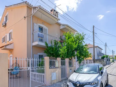 Moradia Geminada T3+1