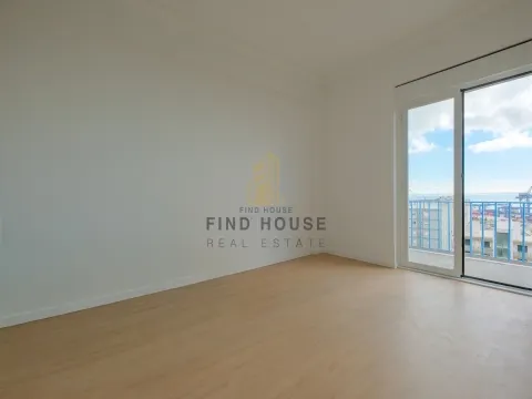Arrenda-se Apartamento T2 com vista Rio em Penha de França, Lisboa