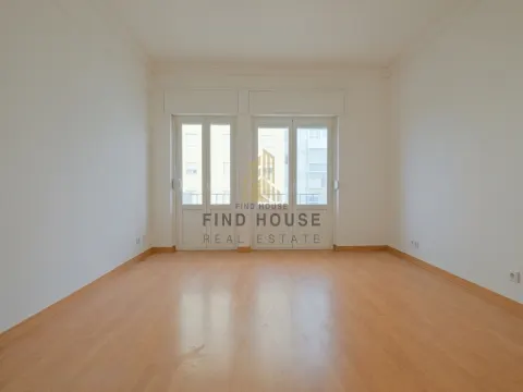 Arrenda-se Apartamento T1 com vista Rio em Penha de França, Lisboa