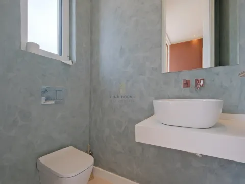 Moradia T3 com  garagem e piscina em Alcoitão, Alcabideche
