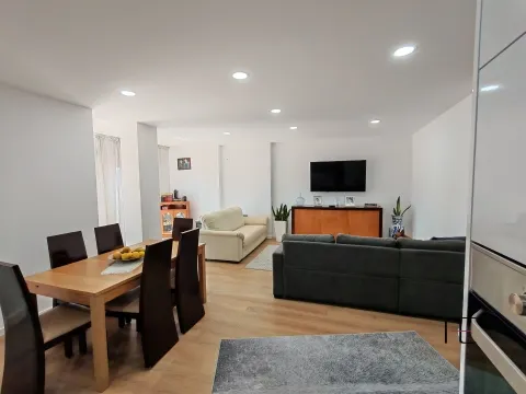 Apartamento T3 – Renovado – Terraço – Matosinhos