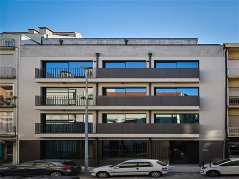 Apartamento T2 para Arrendamento no Bonfim, Porto | 2 Lugares de Garagem