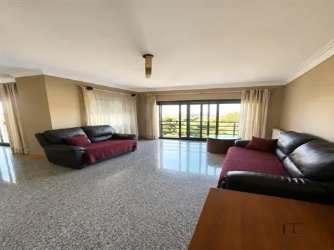 T3 com garagem box e vista mar em Vilar do Paraíso