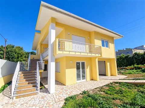 Moradia Isolada T4 com 2.860 m² de Terreno, Santa Maria de Lamas