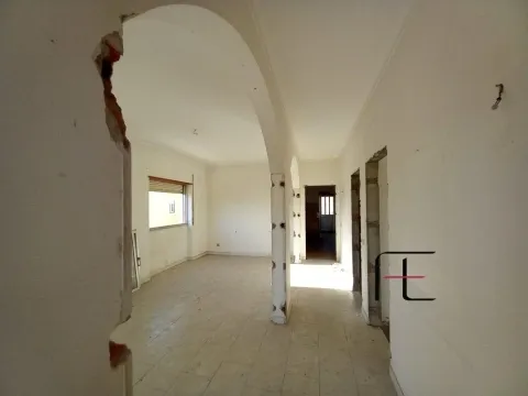 Apartment Floor Dwelling T2