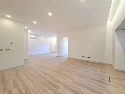 Andar Moradia c/ terraço  em Espinho