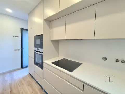 Andar Moradia c/ terraço  em Espinho